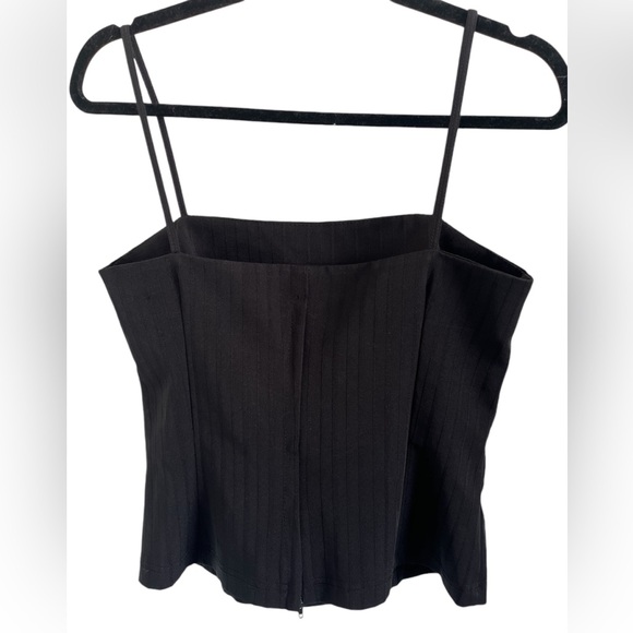 Breakin’ Loose Crop Top with Contrast Elastic Detail - Picture 5 of 12